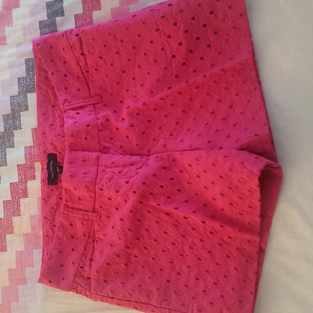 The Limited, sz 4, fuschia shorts